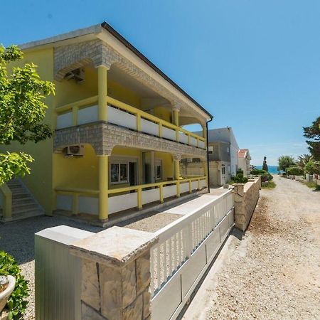 Apartments Vam Vir Luaran gambar