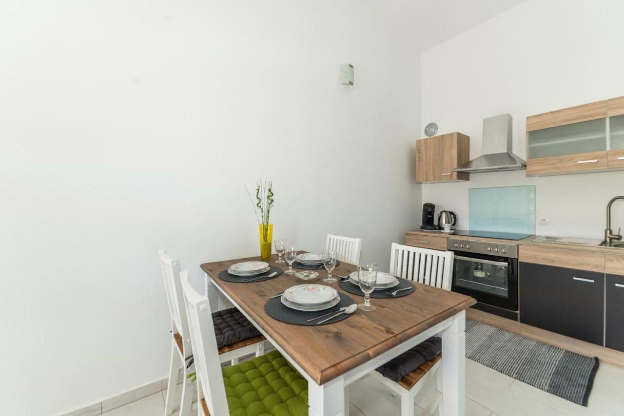 Apartments Vam Vir Luaran gambar