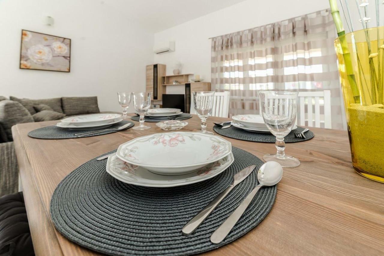 Apartments Vam Vir Luaran gambar