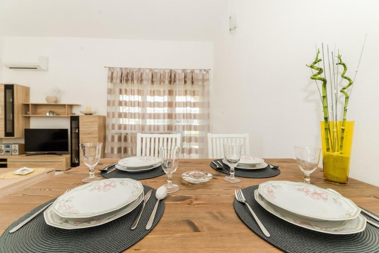 Apartments Vam Vir Luaran gambar