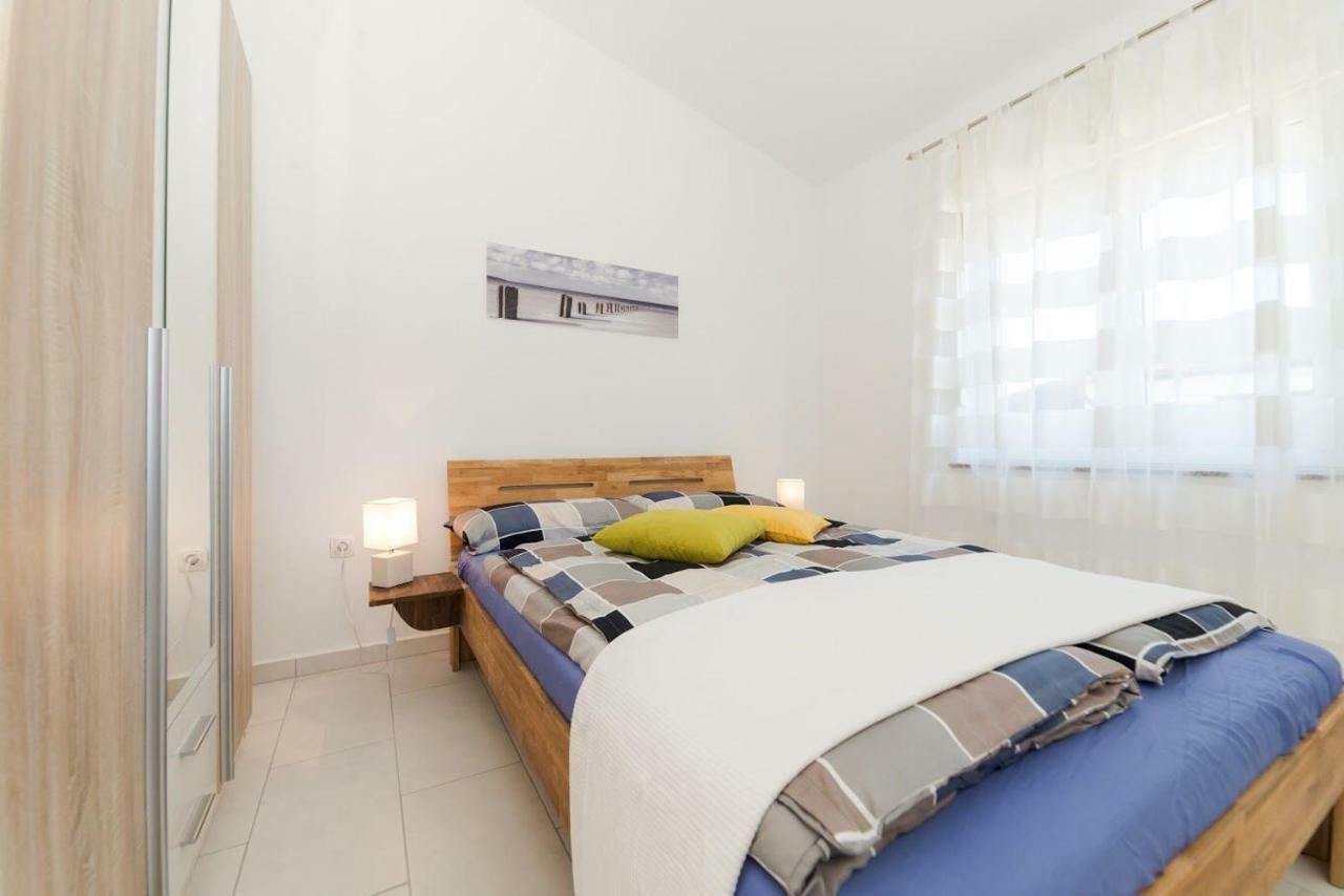 Apartments Vam Vir Luaran gambar