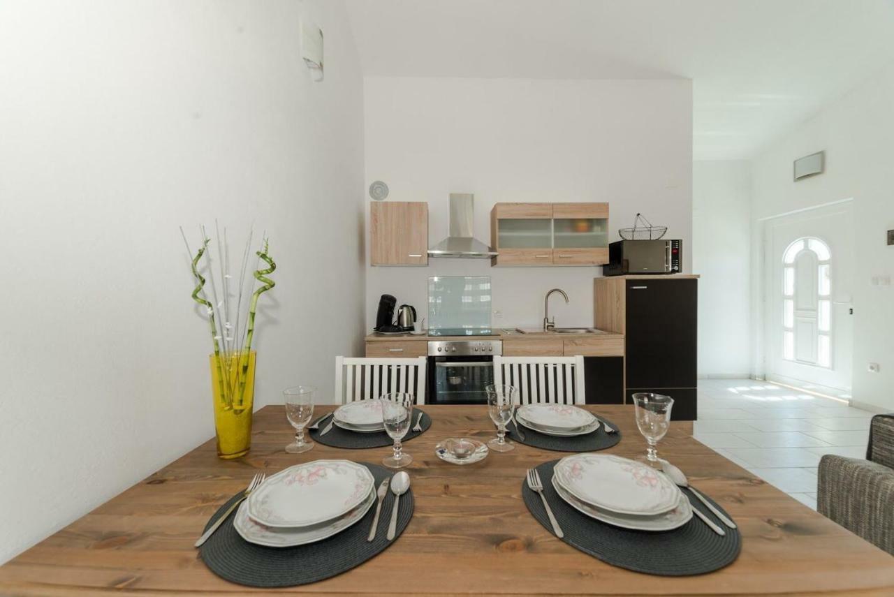 Apartments Vam Vir Luaran gambar