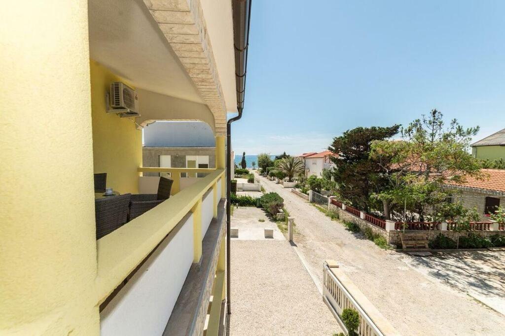 Apartments Vam Vir Luaran gambar