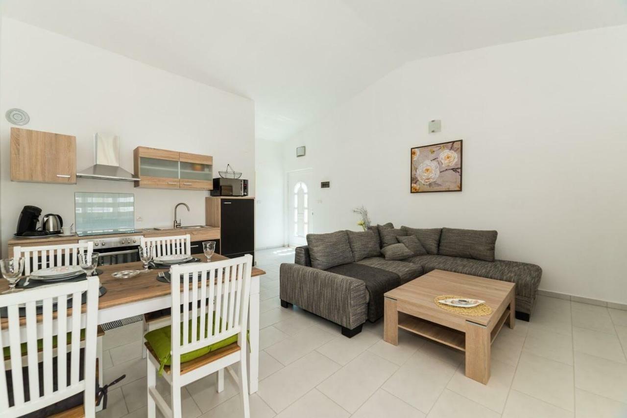 Apartments Vam Vir Luaran gambar