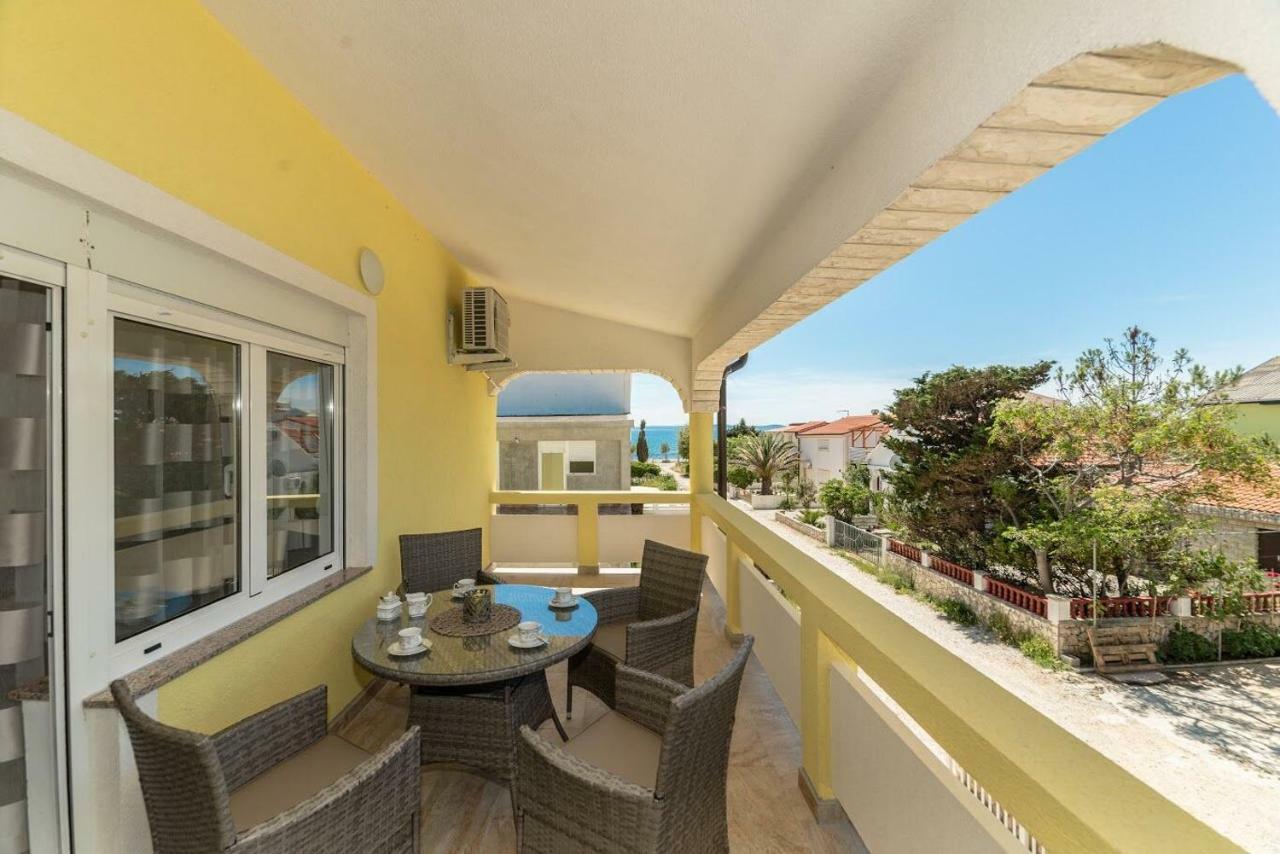 Apartments Vam Vir Luaran gambar