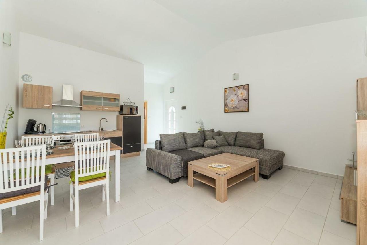 Apartments Vam Vir Luaran gambar