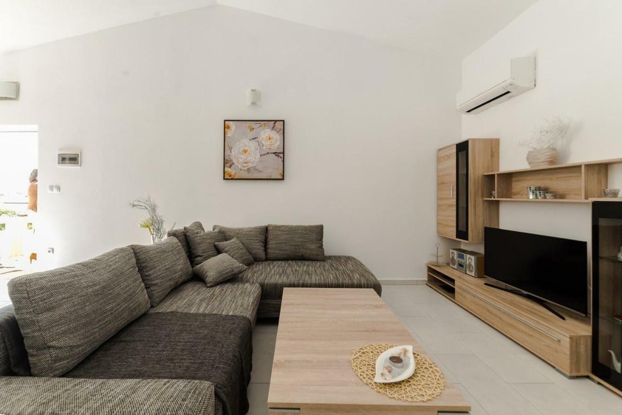 Apartments Vam Vir Luaran gambar