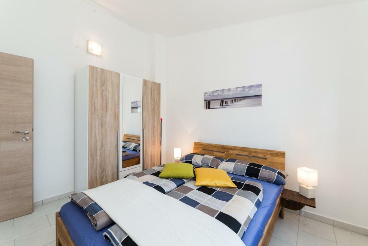 Apartments Vam Vir Luaran gambar