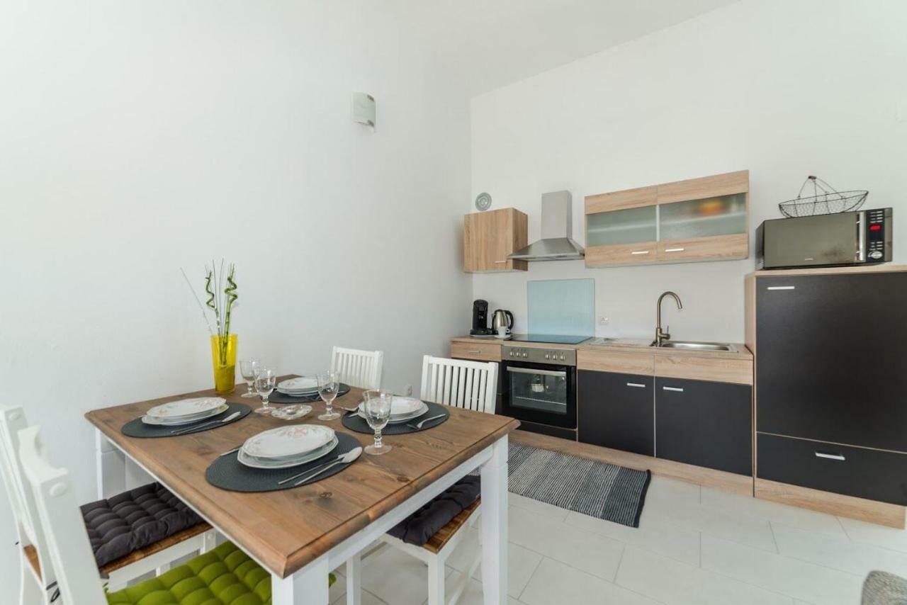 Apartments Vam Vir Luaran gambar